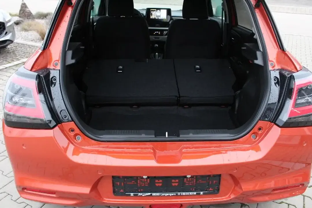 Suzuki Swift - Thumbnail 9