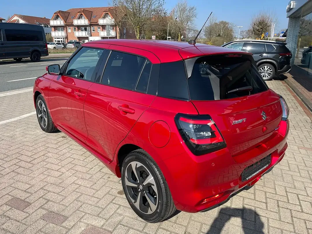 Suzuki Swift - Thumbnail 8