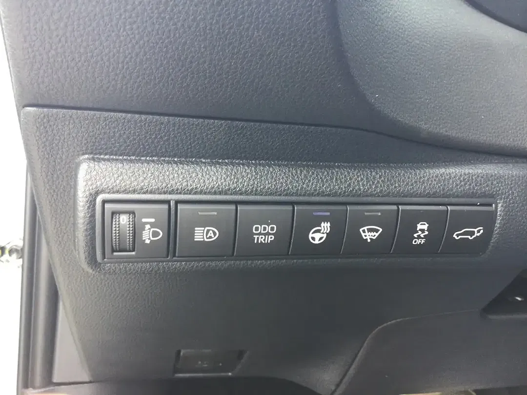 Toyota Corolla - Thumbnail 13