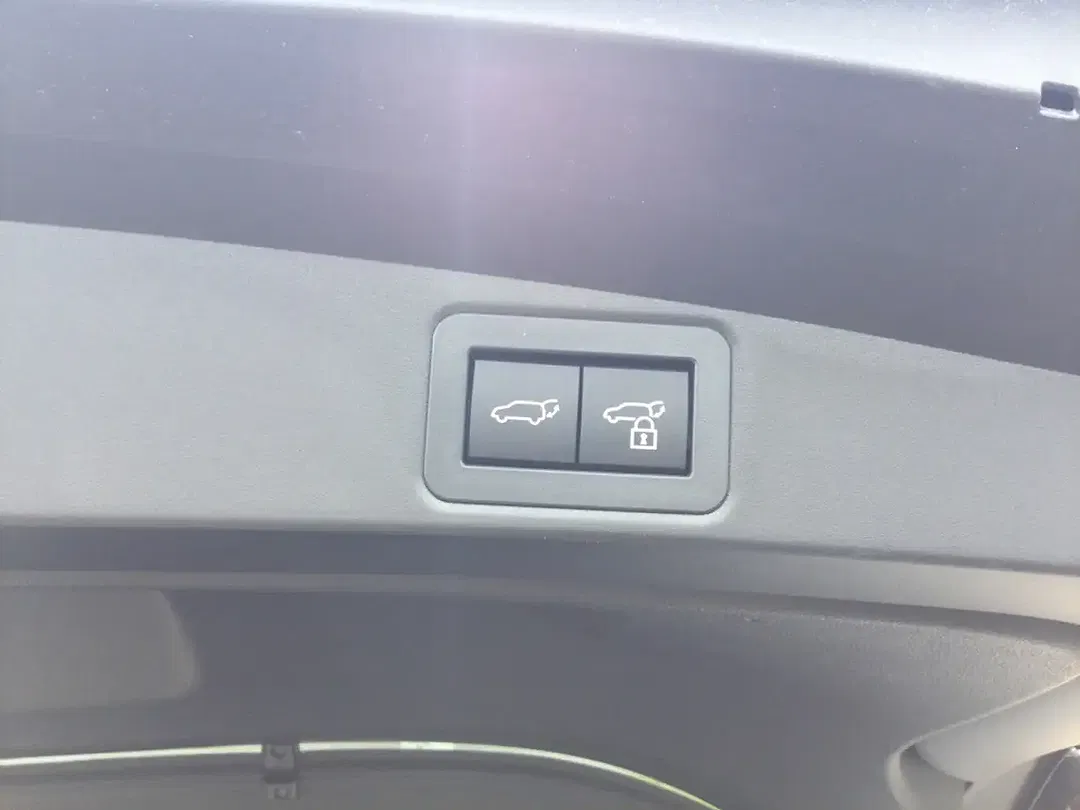 Toyota Corolla - Thumbnail 7