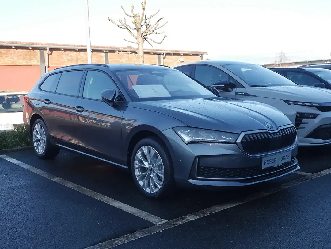 Skoda Superb - Thumbnail 2