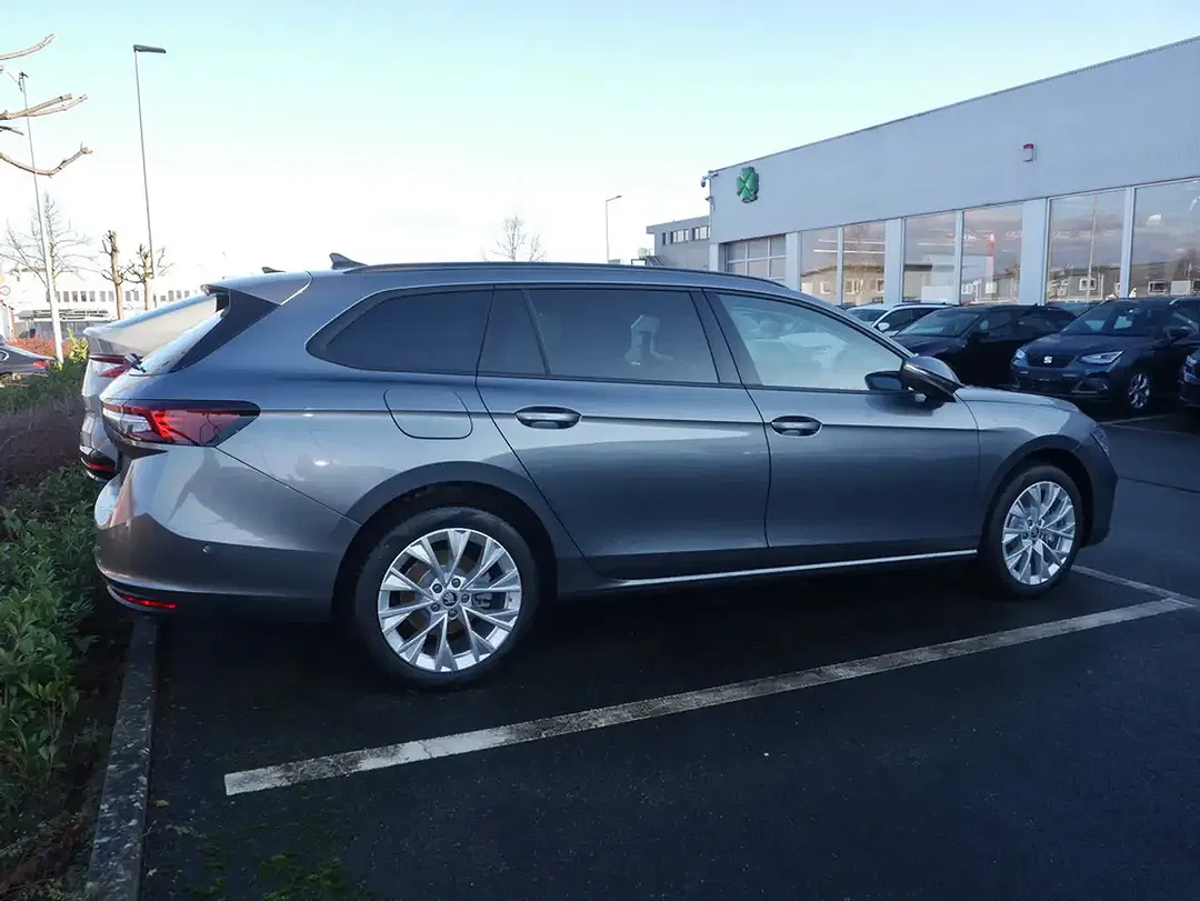 Skoda Superb - Thumbnail 3