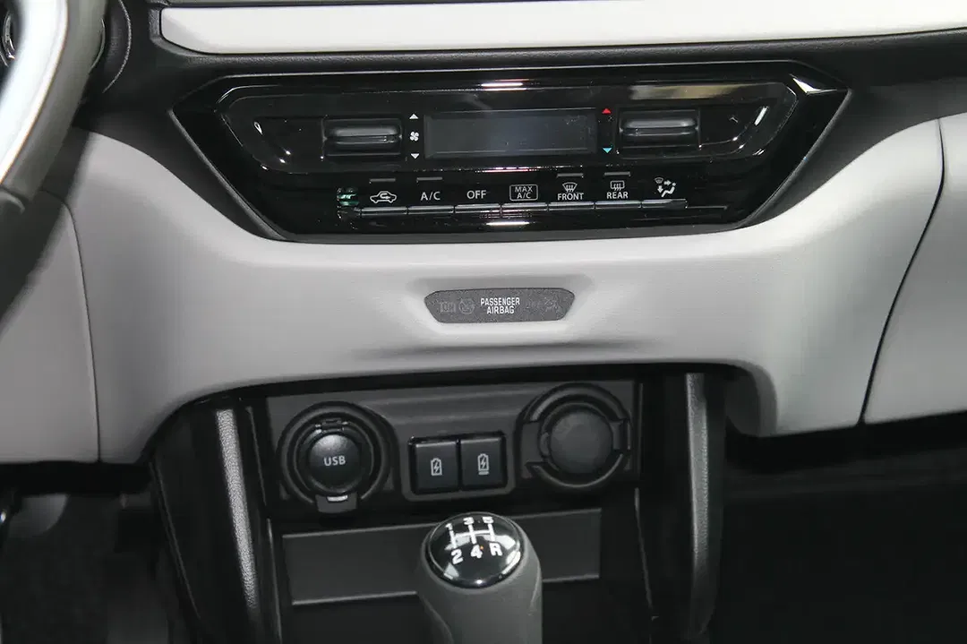 Suzuki Swift - Thumbnail 10
