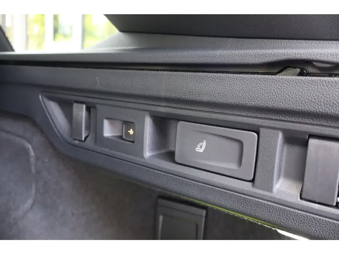 Volkswagen Passat Variant - Thumbnail 9