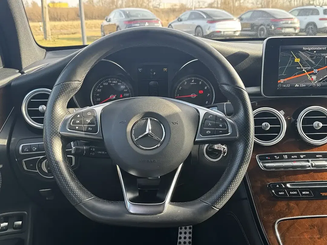 Mercedes-Benz GLC 250 - Thumbnail 12
