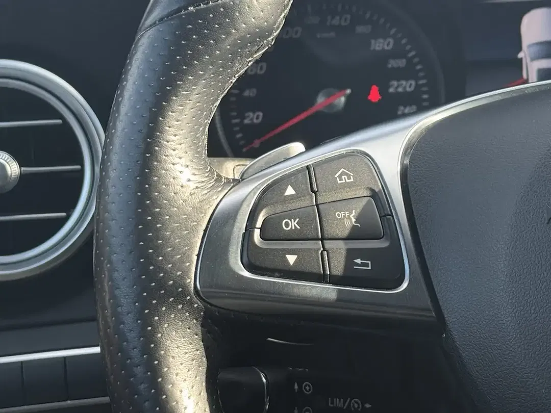 Mercedes-Benz GLC 250 - Thumbnail 13