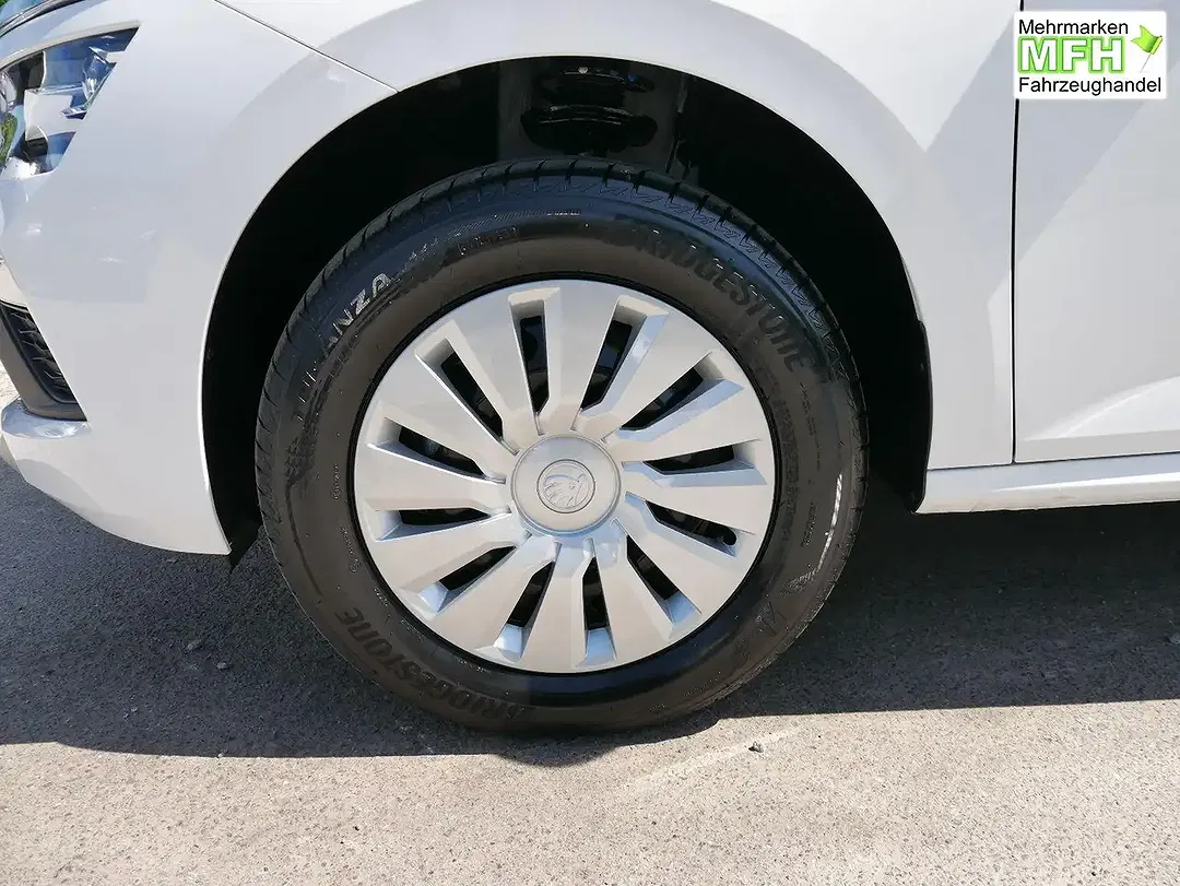 Skoda Kamiq - Thumbnail 3