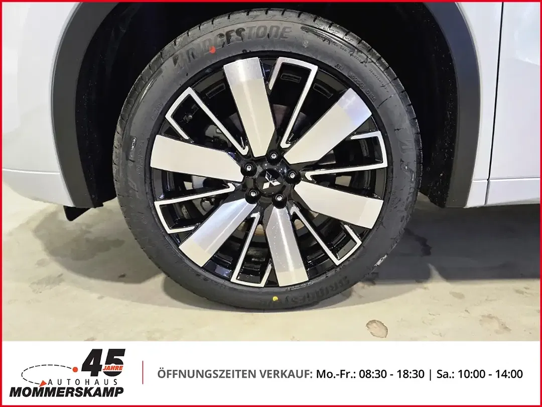 Mitsubishi Outlander - Thumbnail 14