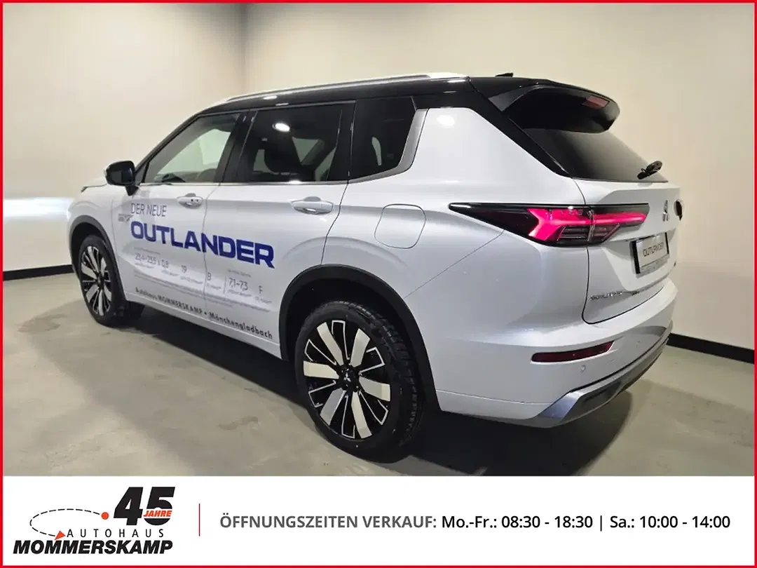 Mitsubishi Outlander - Thumbnail 4
