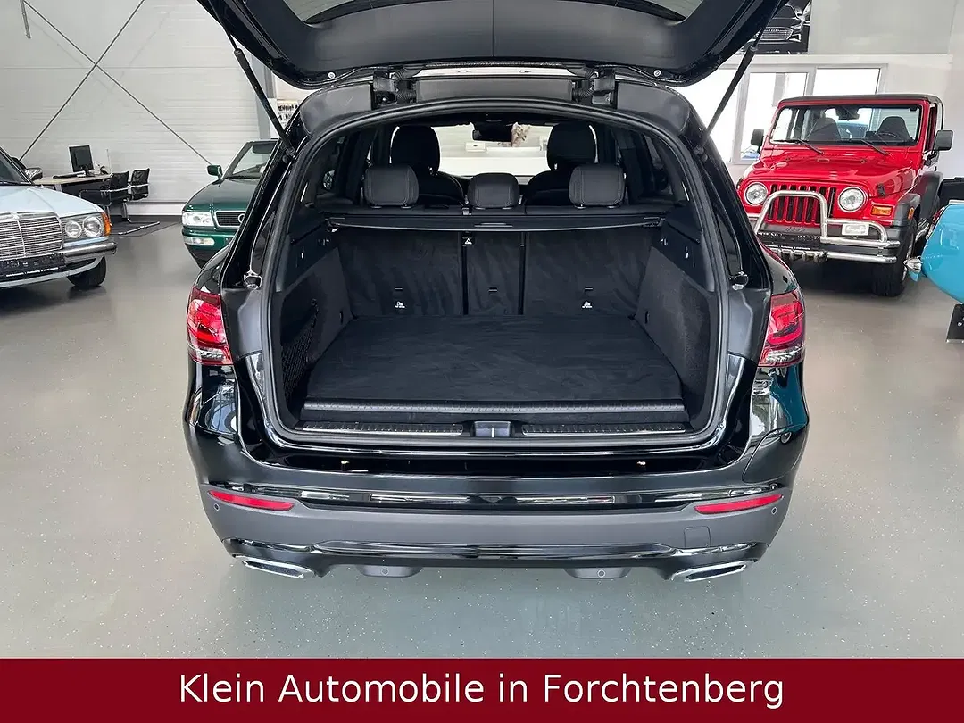 Mercedes-Benz GLC 300 - Thumbnail 14