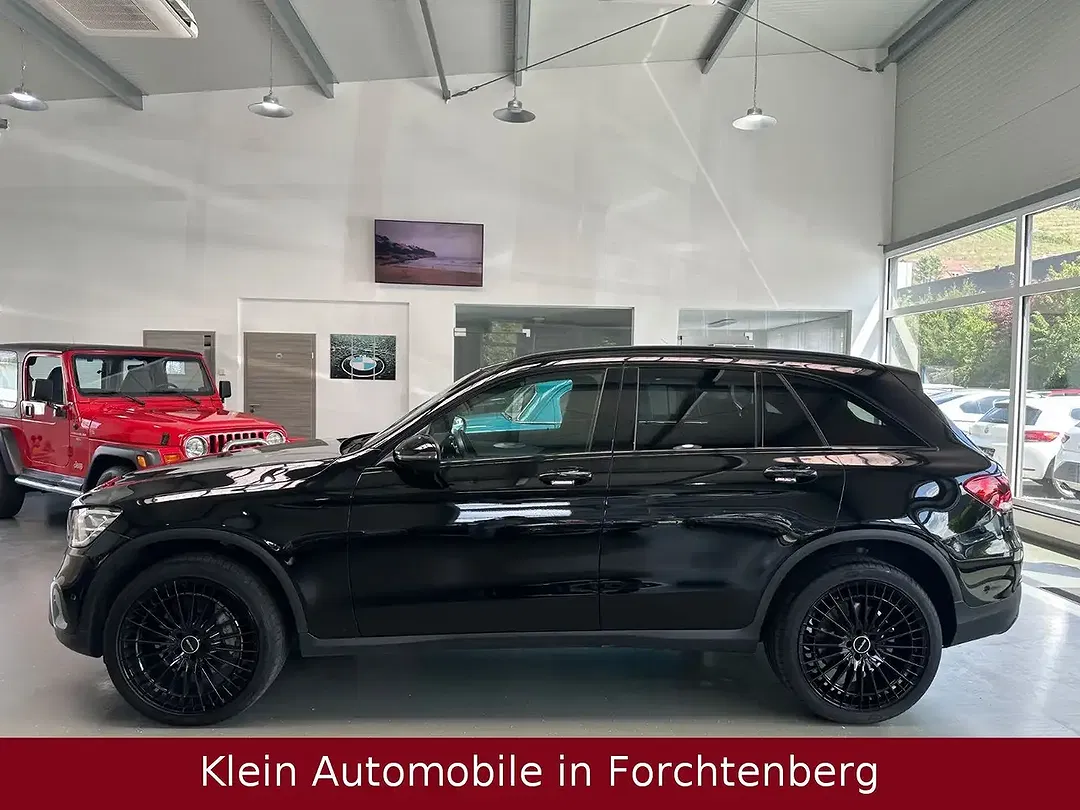 Mercedes-Benz GLC 300 - Thumbnail 4