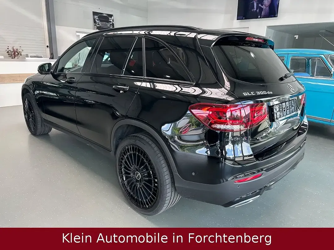 Mercedes-Benz GLC 300 - Thumbnail 5