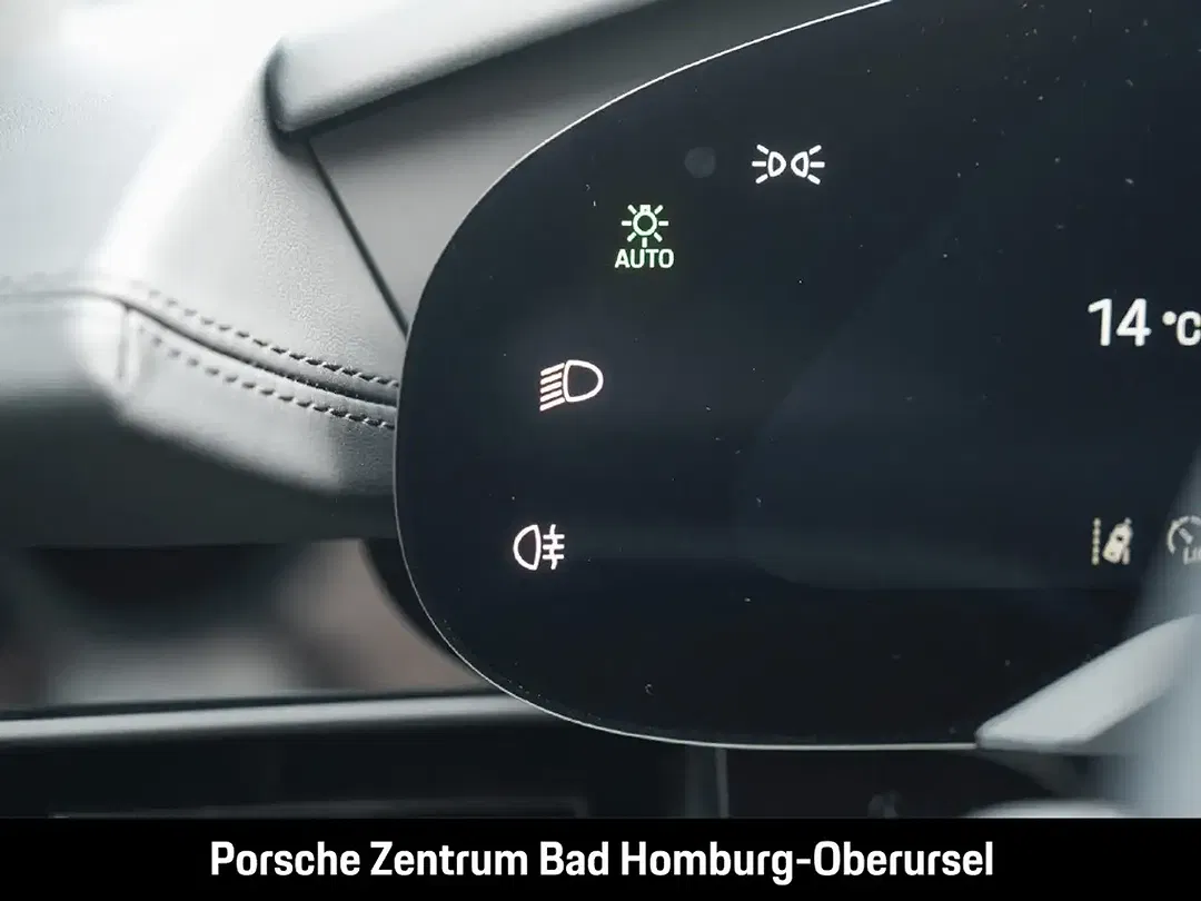 Porsche Taycan - Thumbnail 12
