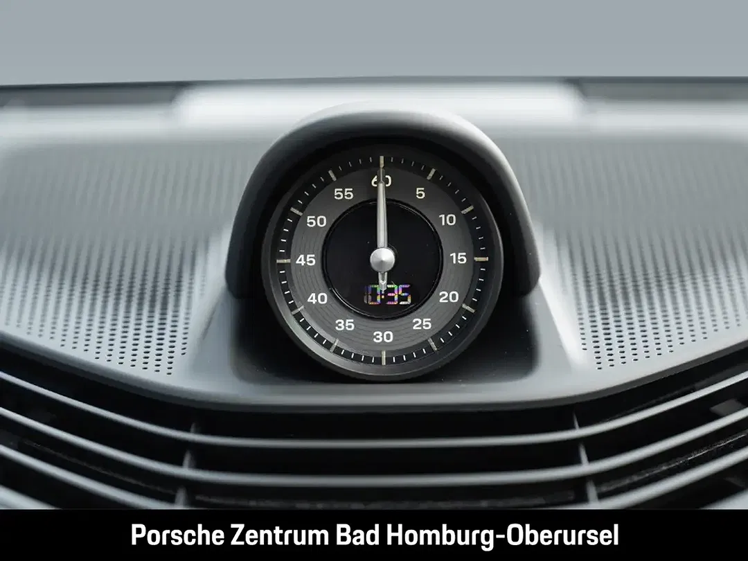 Porsche Taycan - Thumbnail 14
