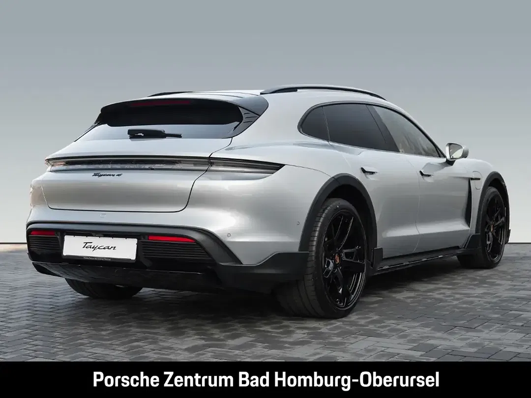 Porsche Taycan - Thumbnail 3