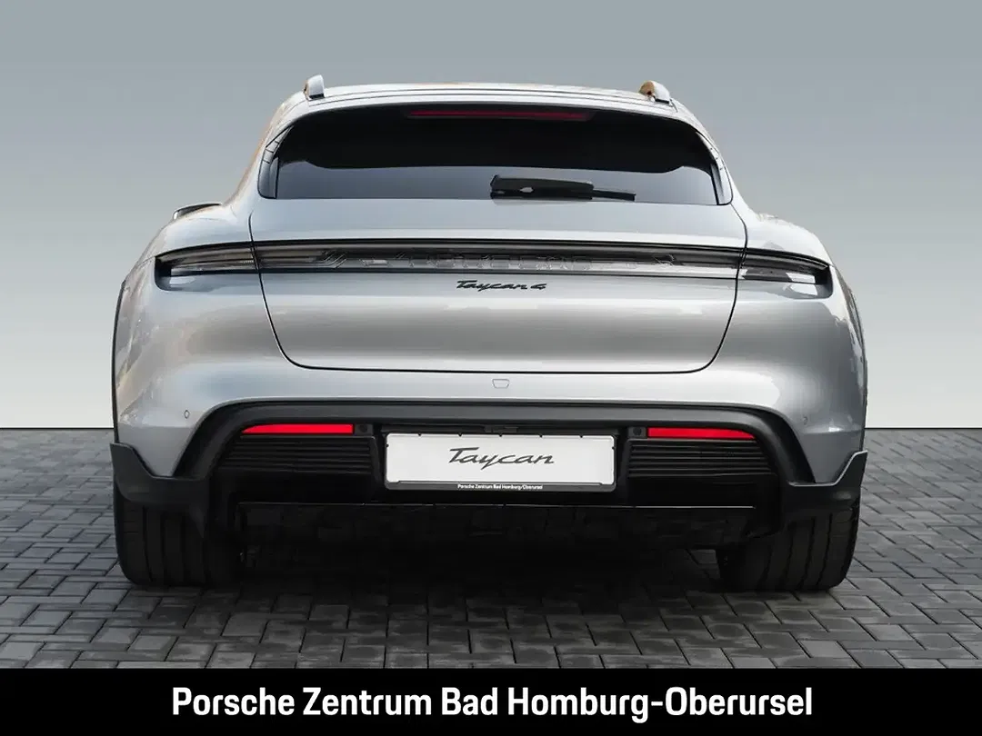 Porsche Taycan - Thumbnail 5