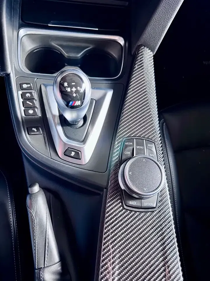 BMW M4 - Thumbnail 15