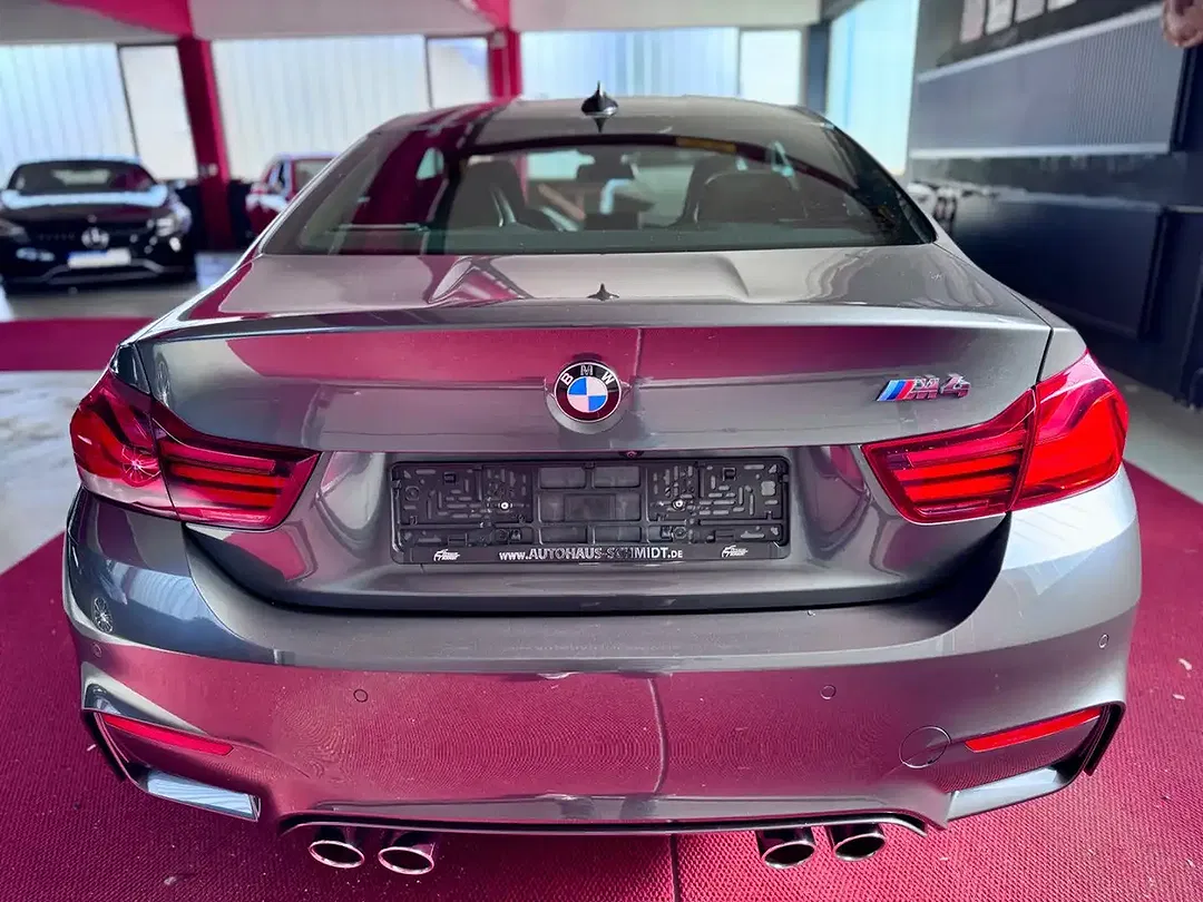 BMW M4 - Thumbnail 7