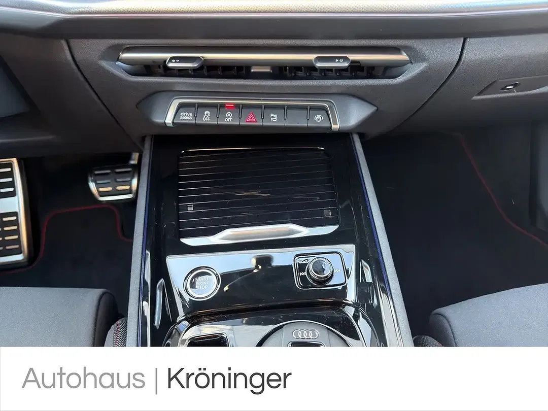 Audi Q3 - Thumbnail 14