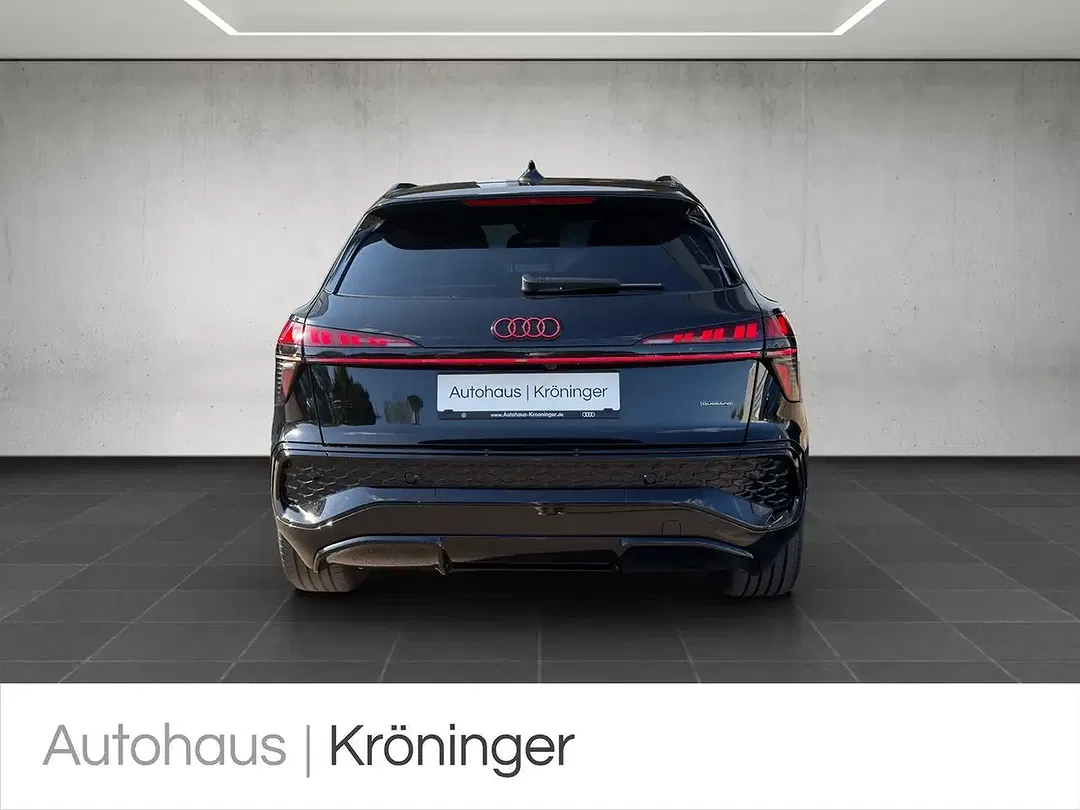 Audi Q3 - Thumbnail 6