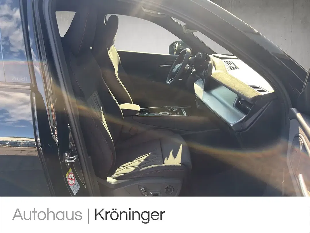 Audi Q3 - Thumbnail 9