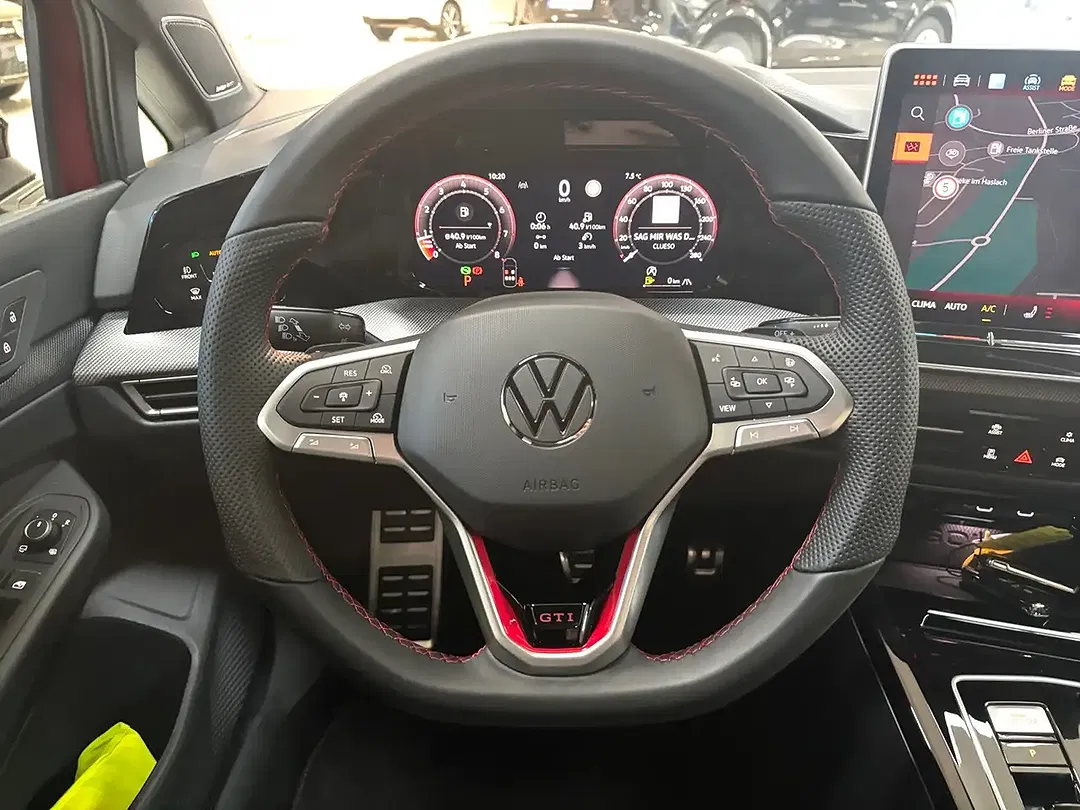 Volkswagen Golf GTI - Thumbnail 11