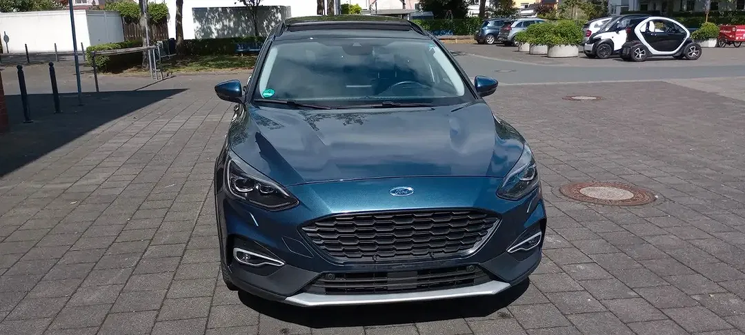 Ford Focus - Thumbnail 11