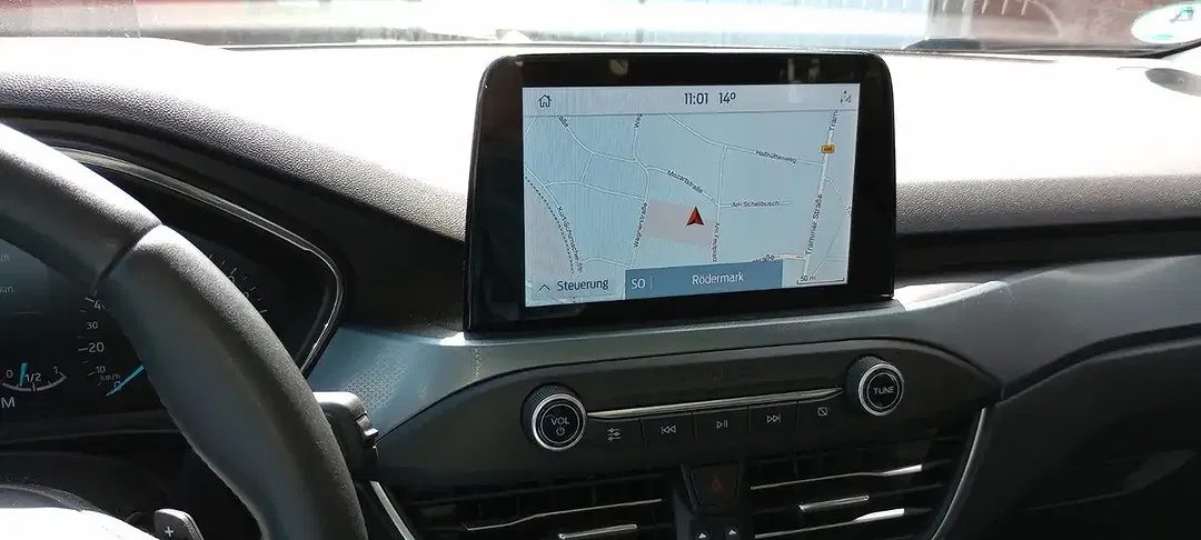 Ford Focus - Thumbnail 3