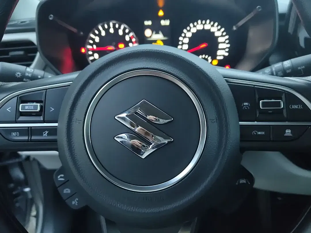 Suzuki Swift - Thumbnail 15