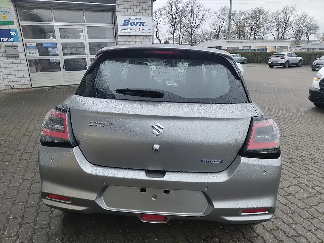 Suzuki Swift - Thumbnail 3