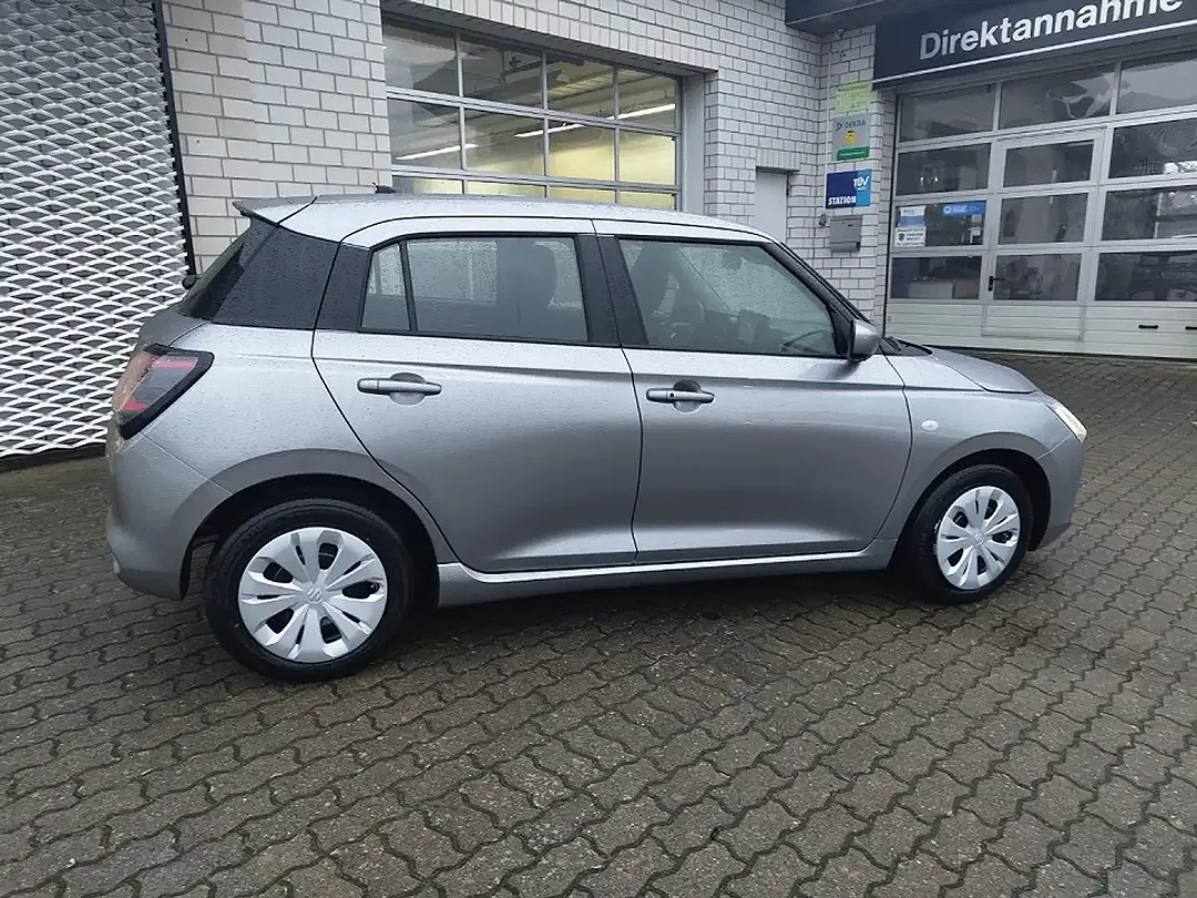 Suzuki Swift - Thumbnail 4