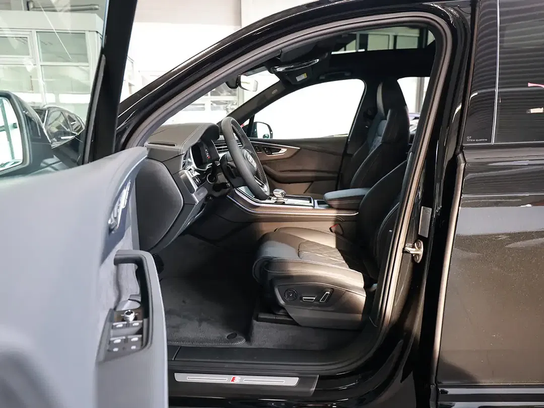 Audi Q7 - Thumbnail 9