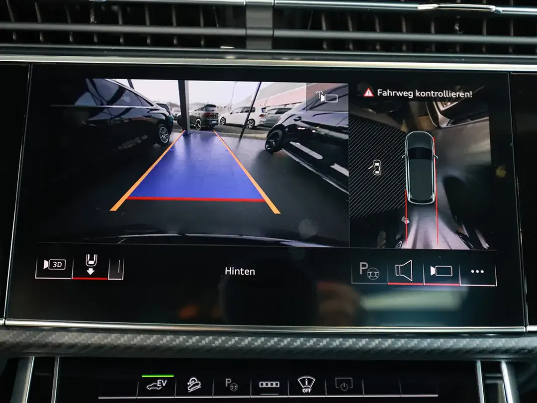 Audi Q7 - Thumbnail 13