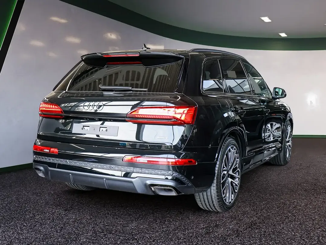 Audi Q7 - Thumbnail 3