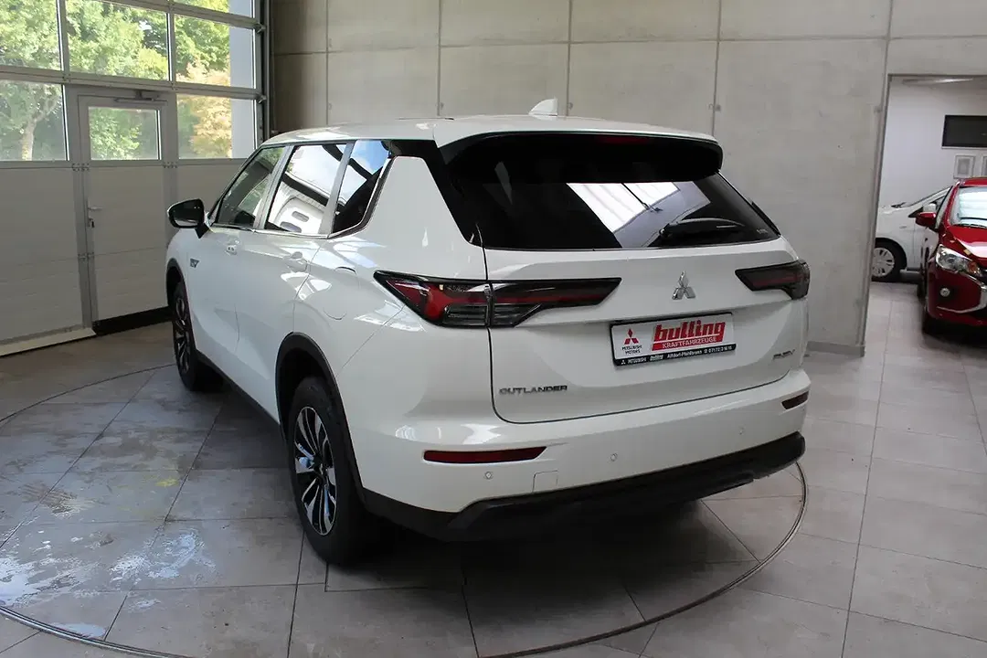Mitsubishi Outlander - Thumbnail 7