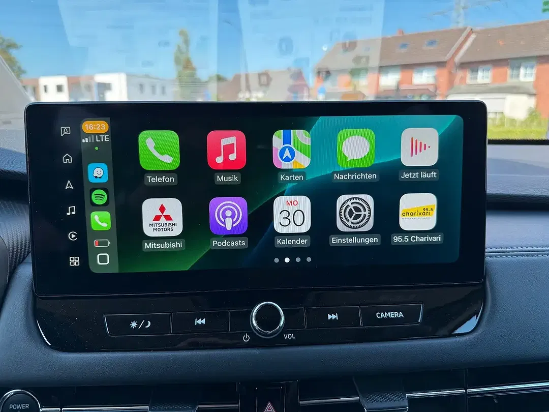 Mitsubishi Outlander - Thumbnail 11