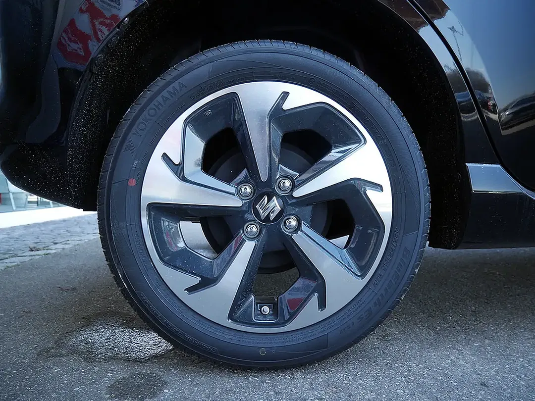 Suzuki Swift - Thumbnail 7