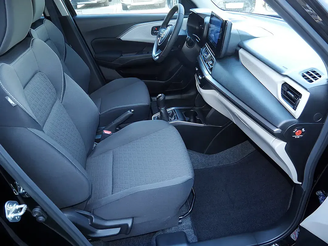 Suzuki Swift - Thumbnail 8