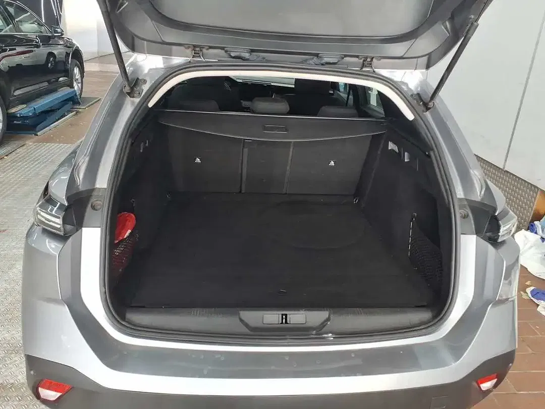 Peugeot 308 - Thumbnail 13