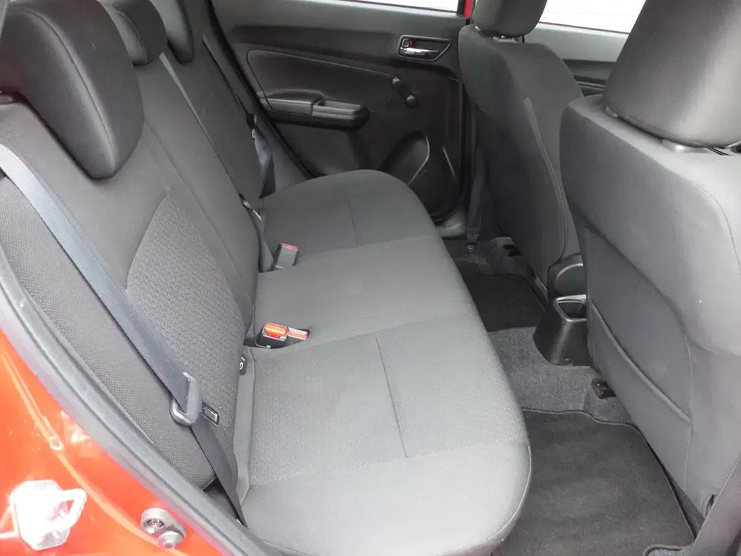 Suzuki Swift - Thumbnail 10