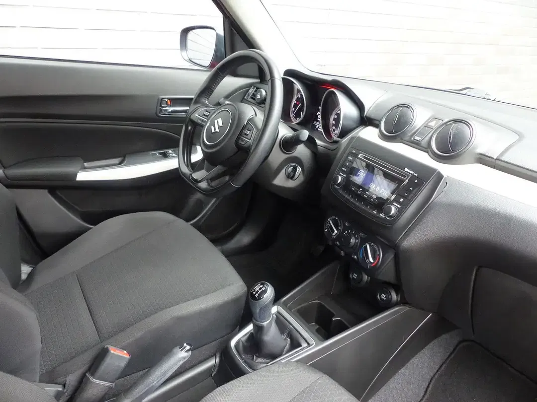 Suzuki Swift - Thumbnail 5