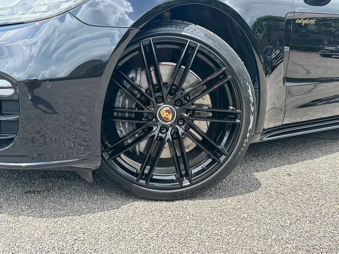 Porsche Panamera - Thumbnail 3