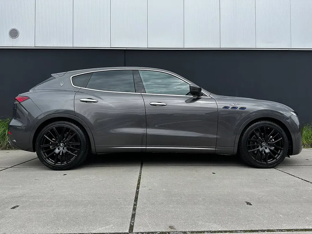 Maserati Levante - Thumbnail 2