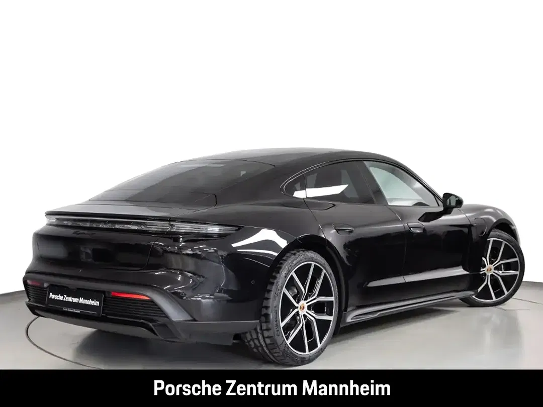 Porsche Taycan - Thumbnail 11