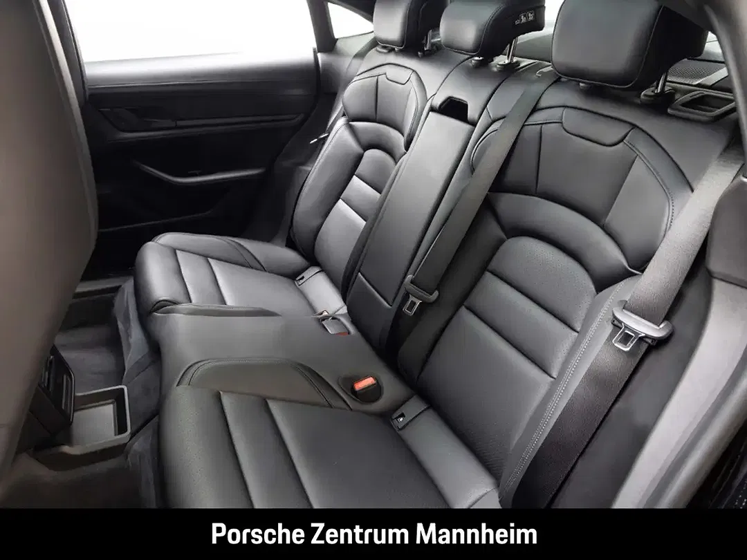 Porsche Taycan - Thumbnail 14