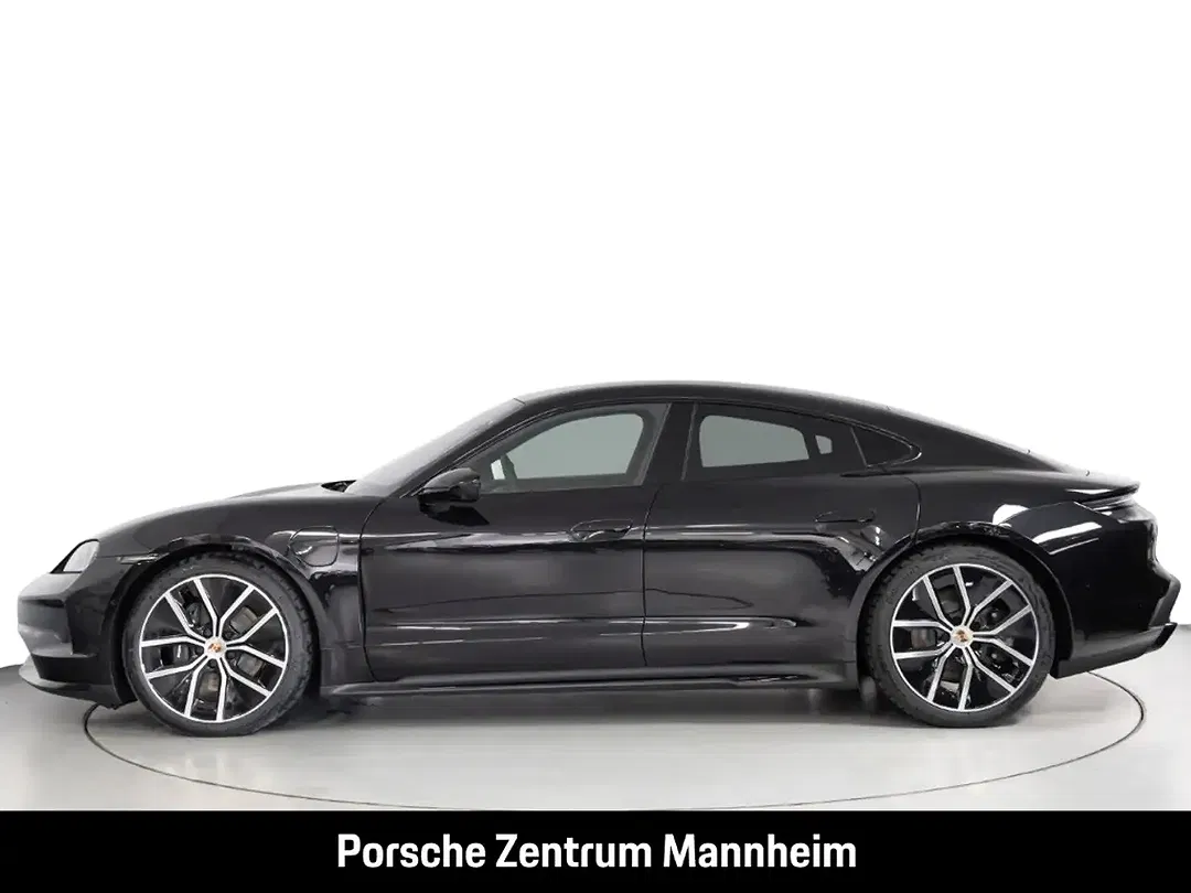 Porsche Taycan - Thumbnail 2