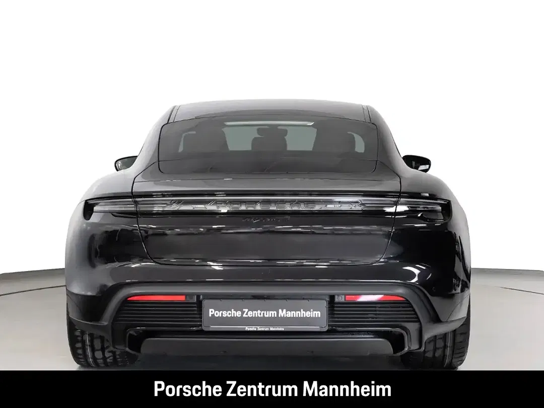 Porsche Taycan - Thumbnail 7
