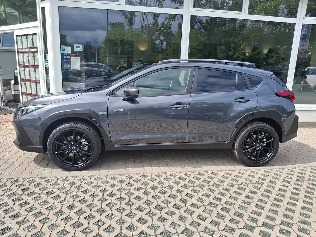 Subaru Crosstrek - Thumbnail 2