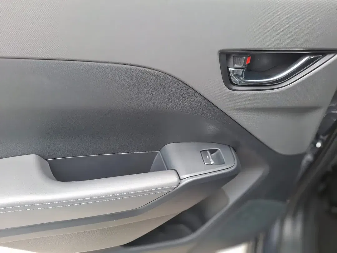Subaru Crosstrek - Thumbnail 6