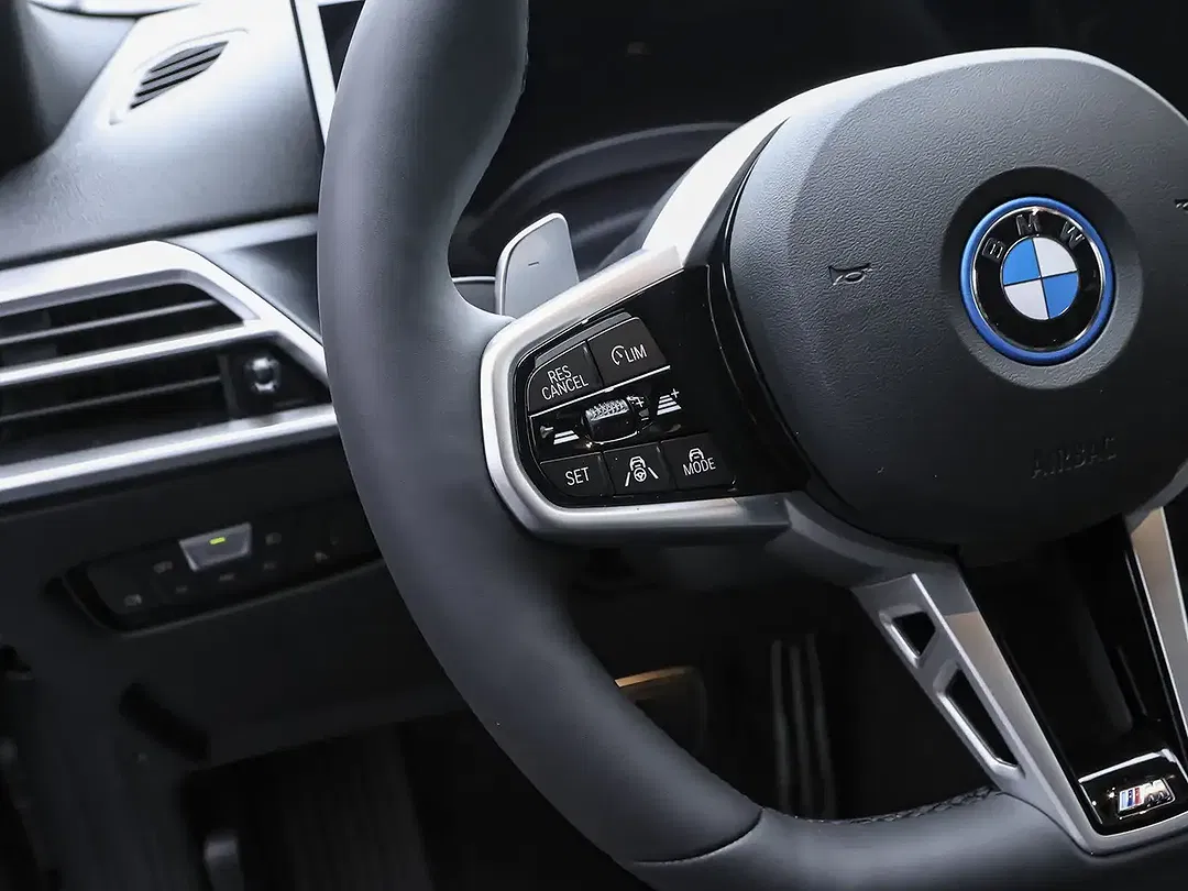 BMW 330 - Thumbnail 13